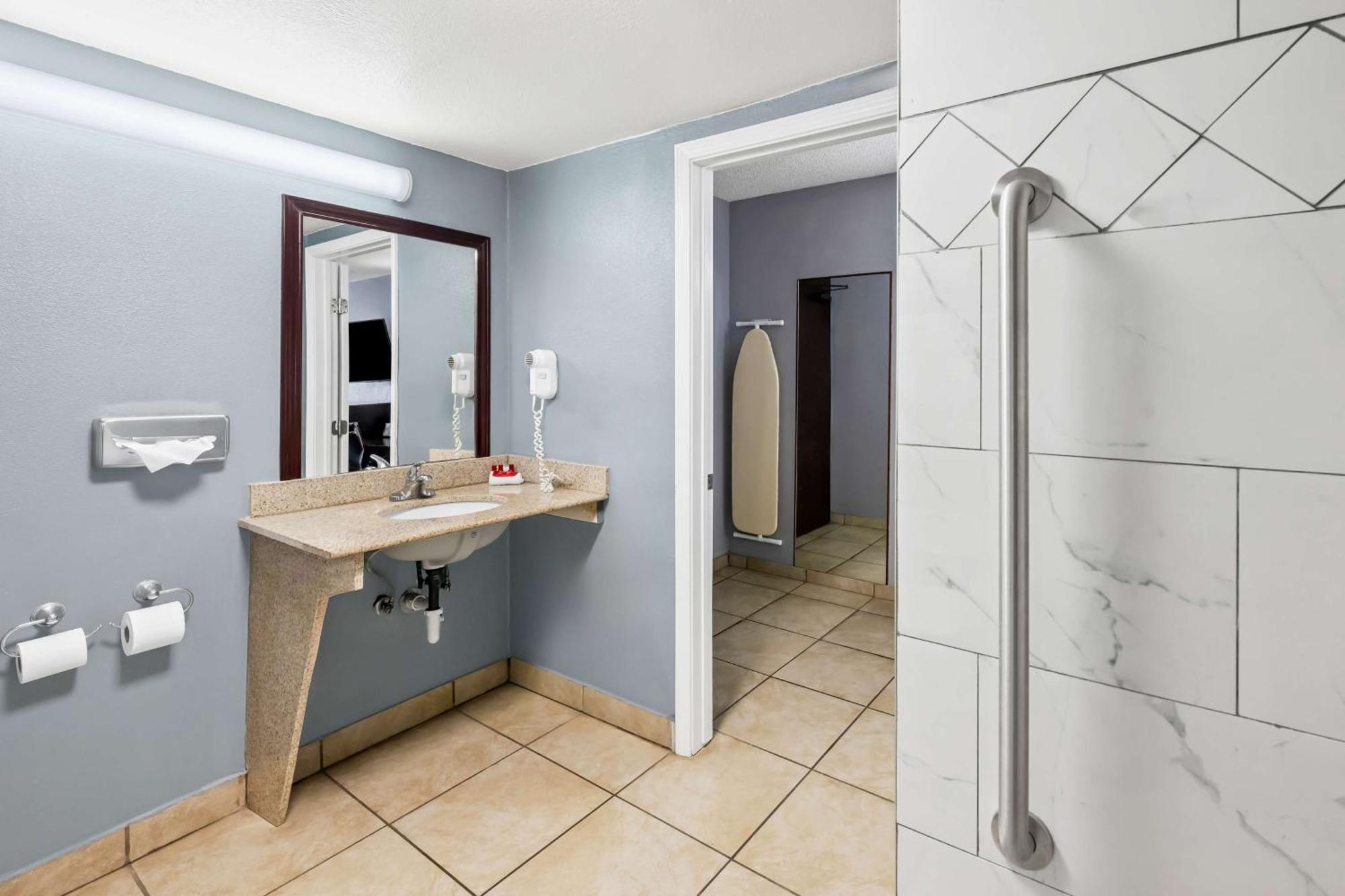 Surestay Plus Hotel By Best Western Lubbock Medical Center Kültér fotó