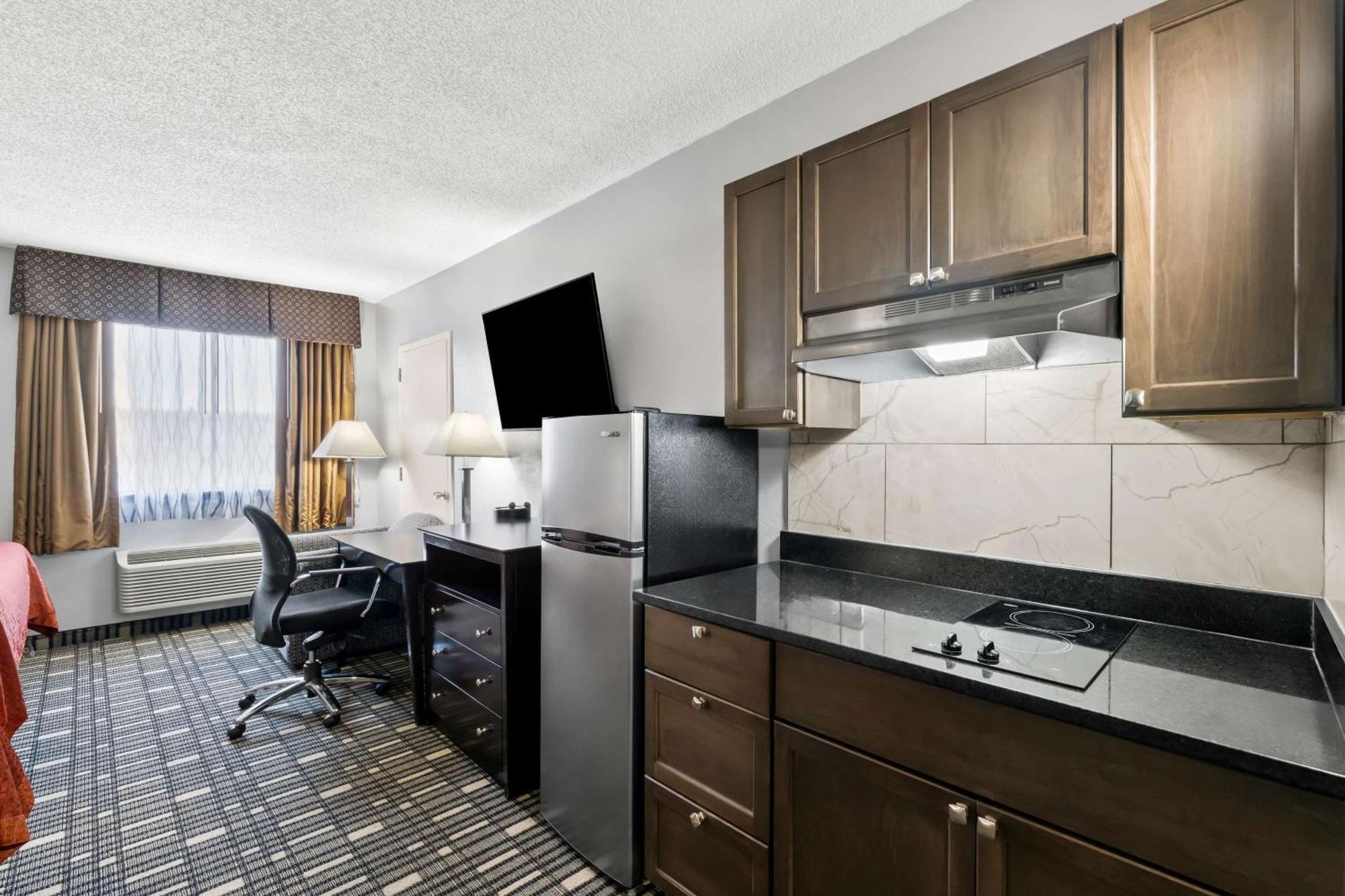 Surestay Plus Hotel By Best Western Lubbock Medical Center Kültér fotó