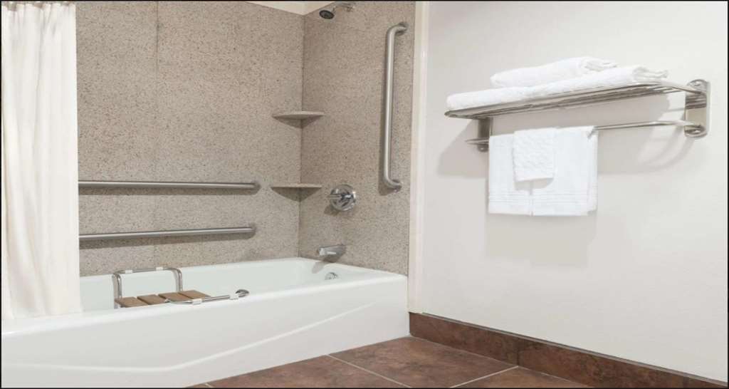 Surestay Plus Hotel By Best Western Lubbock Medical Center Szoba fotó